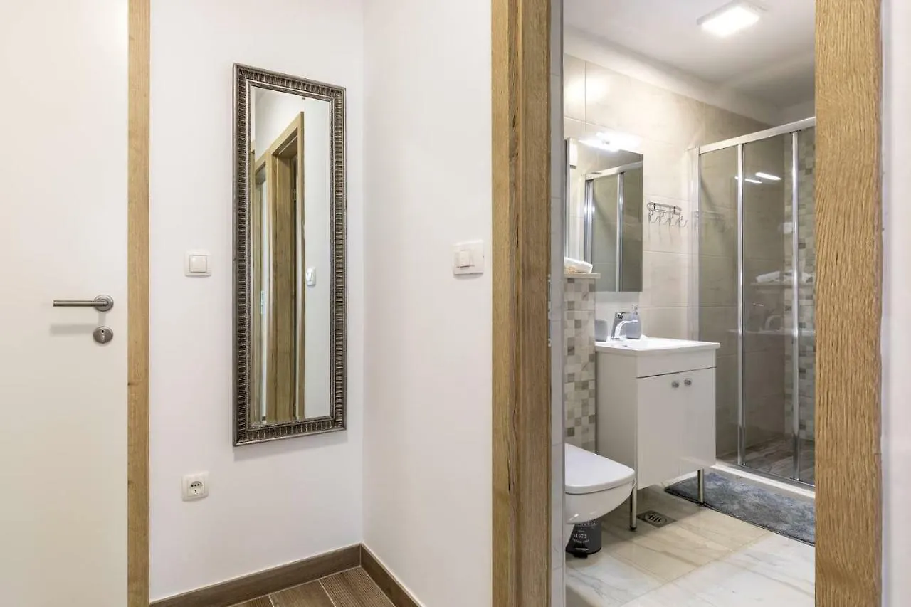 Apartments Cezar Split 0*,