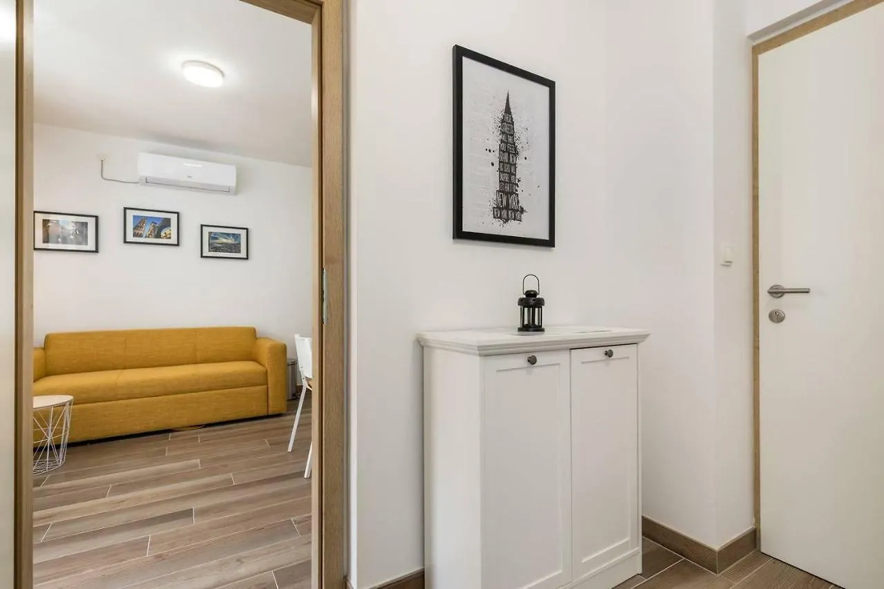 Apartments Cezar Split