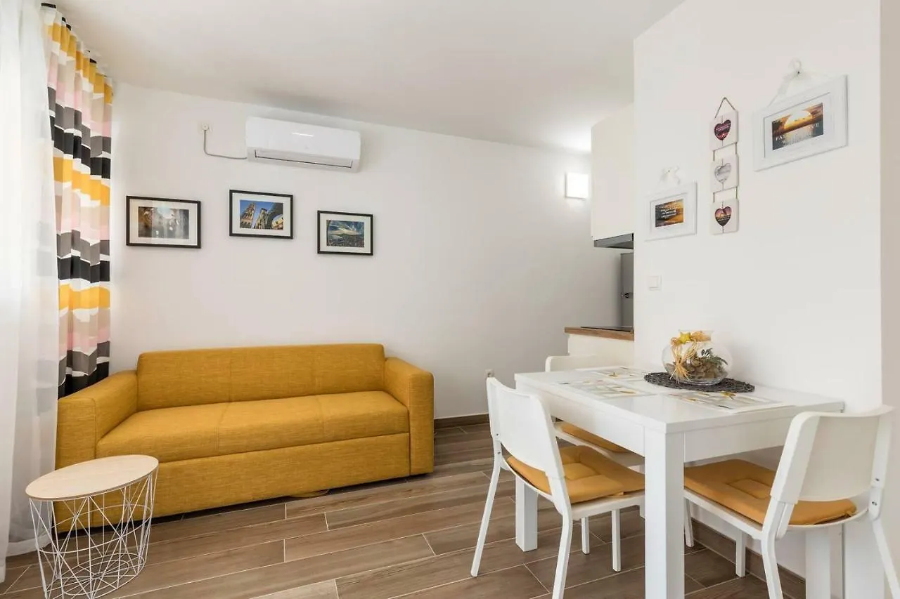 Apartments Cezar Split